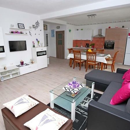 Luciano Appartement Mravince Buitenkant foto