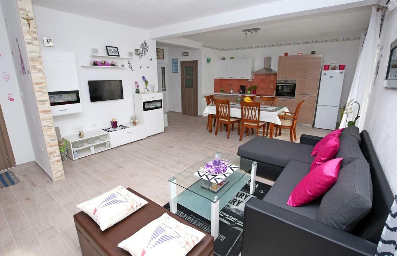 Luciano Appartement Mravince Buitenkant foto