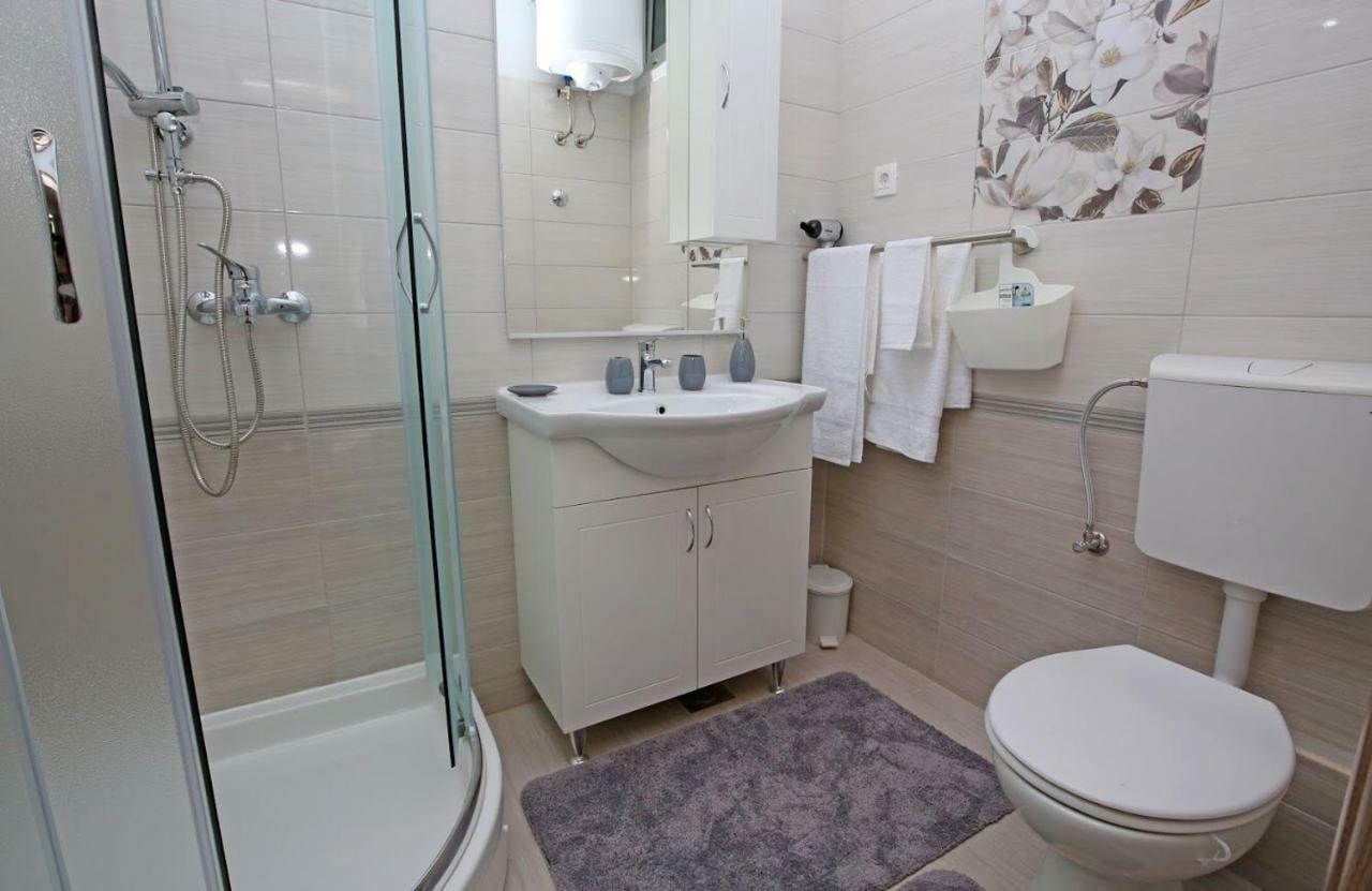 Luciano Appartement Mravince Buitenkant foto