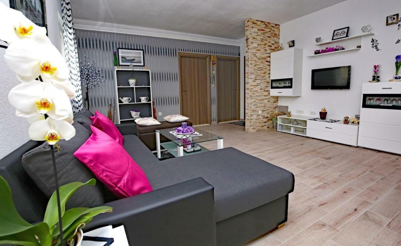 Luciano Appartement Mravince Buitenkant foto