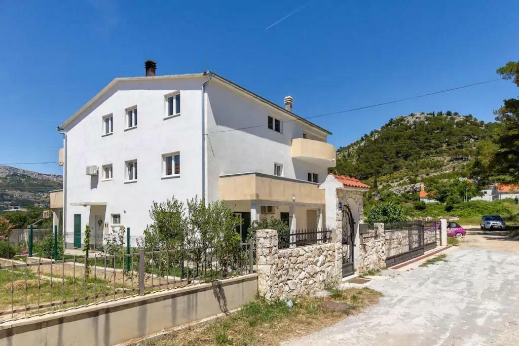 Luciano Appartement Mravince Buitenkant foto