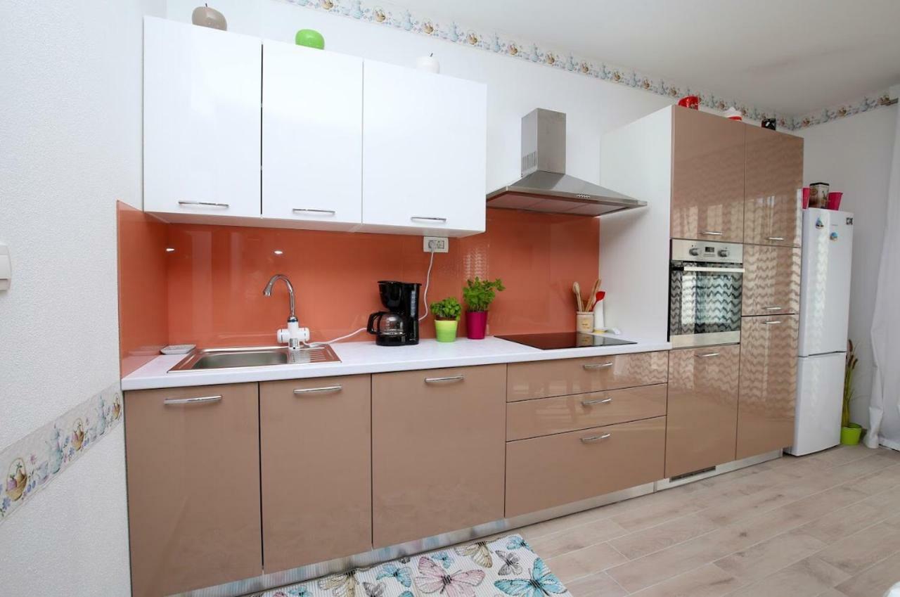 Luciano Appartement Mravince Buitenkant foto