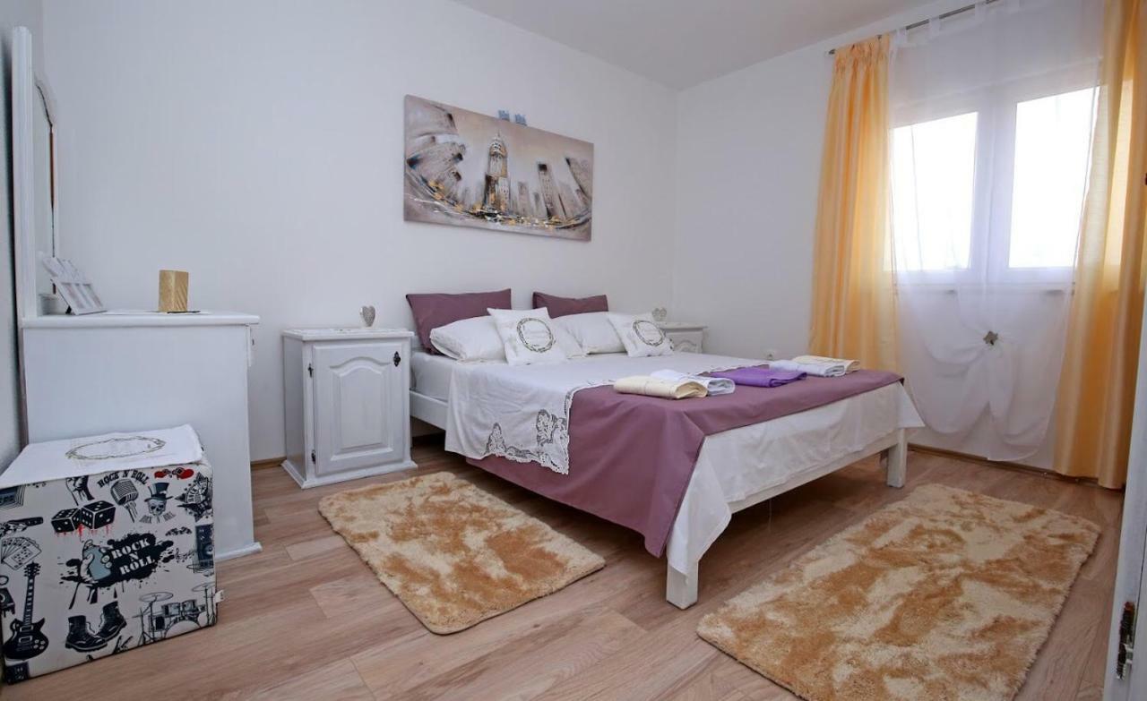 Luciano Appartement Mravince Buitenkant foto